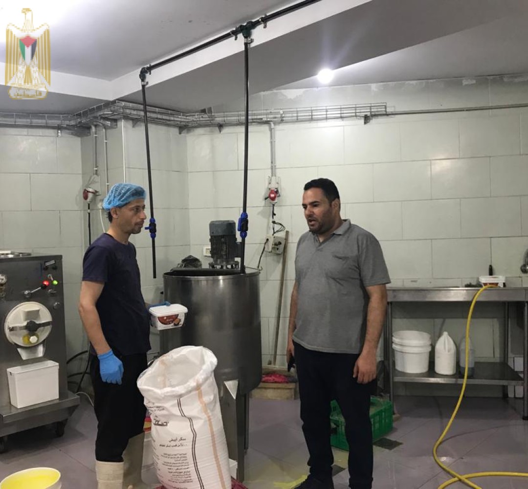الإدارة العامة للصناعة تنظم جولات لمنشات غذائية بمحافظة خان يونس