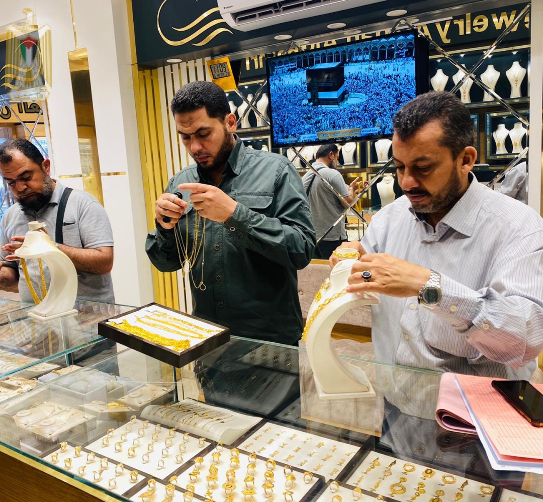 مديرية دمغ ومراقبة المعادن الثمينة تنظم 46 زيارة لمحال الذهب والمجوهرات في قطاع غزة