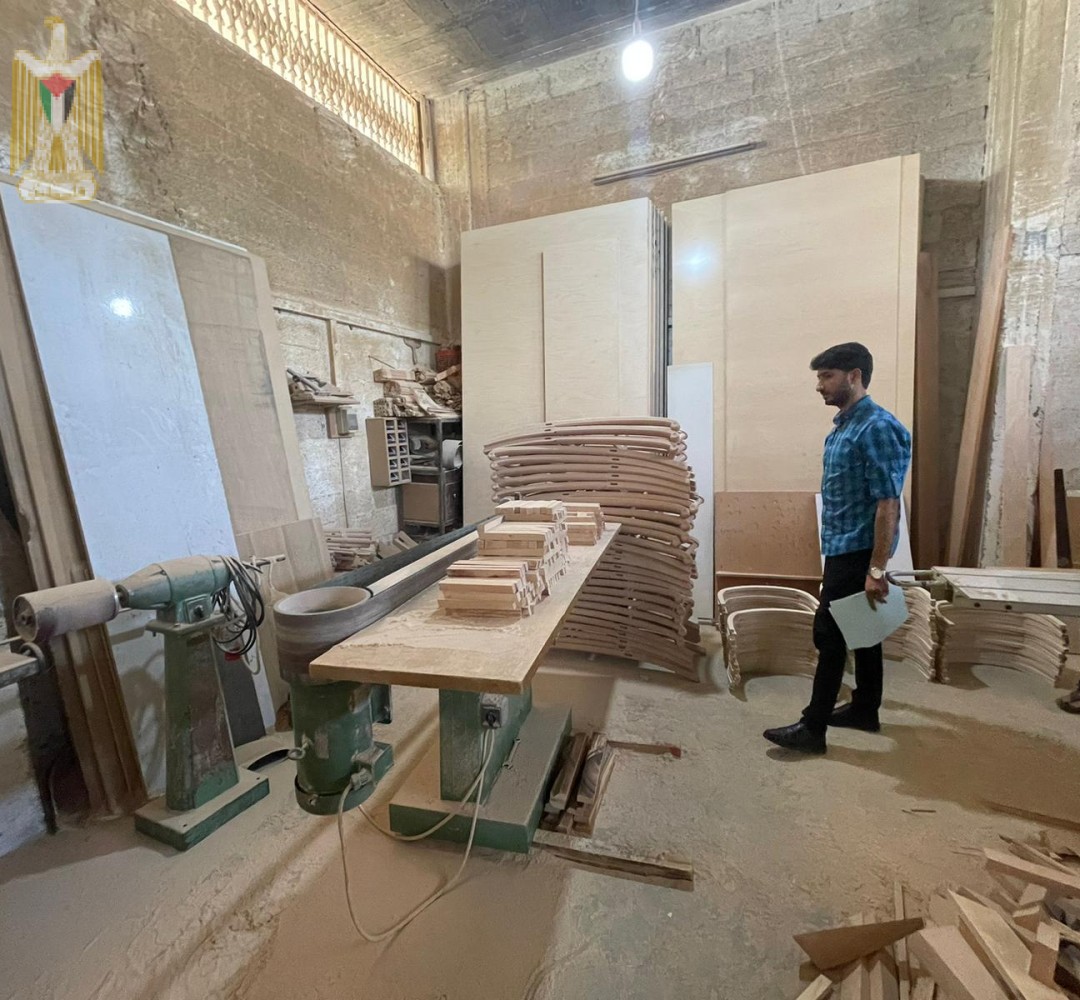 الاقتصاد: الإدارة العامة للصناعة تنظم جولات ميدانية على منشآت خشبية وبلاستيكية