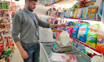 الاقتصاد: دائرة القياس تنظم جولات تفتيشية ورقابية على الموازين في مدينة دير البلح