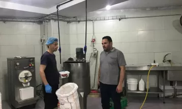 الإدارة العامة للصناعة تنظم جولات لمنشات غذائية بمحافظة خان يونس